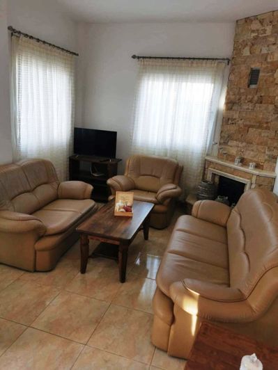 Image No.2-Propriété de 3 chambres à vendre à Paralimni