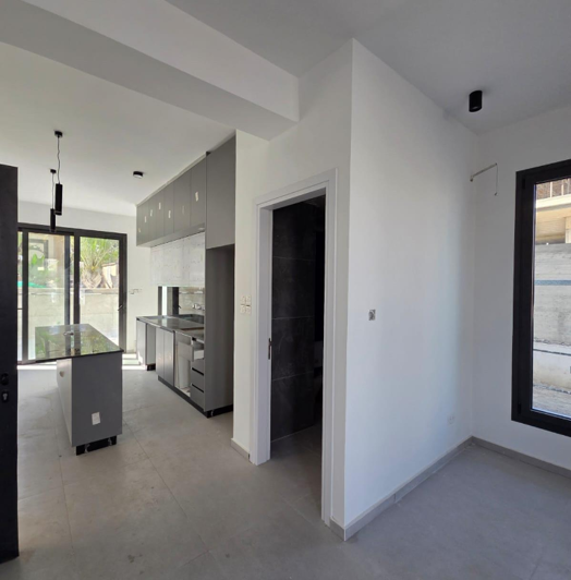 Image No.17-2 Bed Property for sale