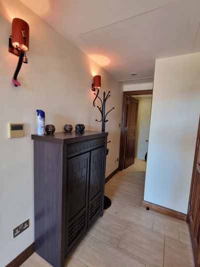 Image No.10-2 Bed Property for sale