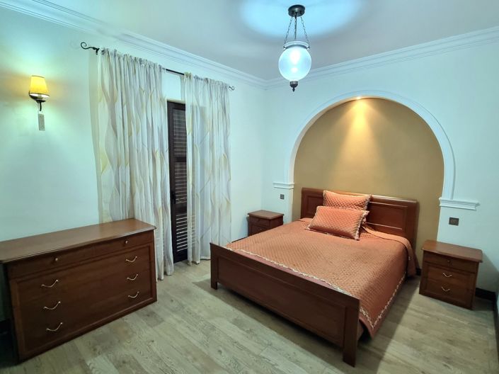 Image No.15-2 Bed Property for sale