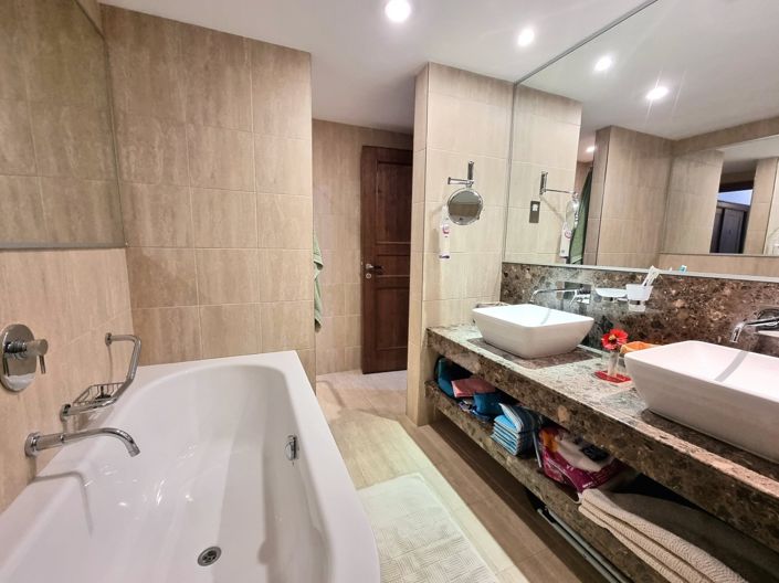 Image No.20-2 Bed Property for sale
