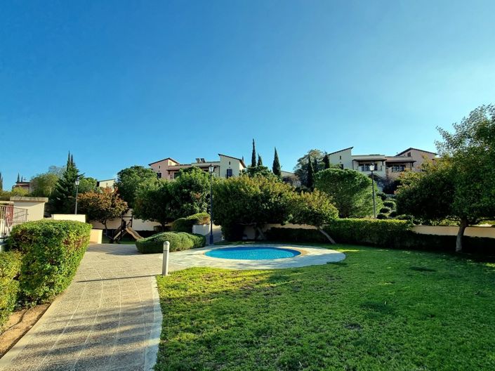Image No.30-2 Bed Property for sale