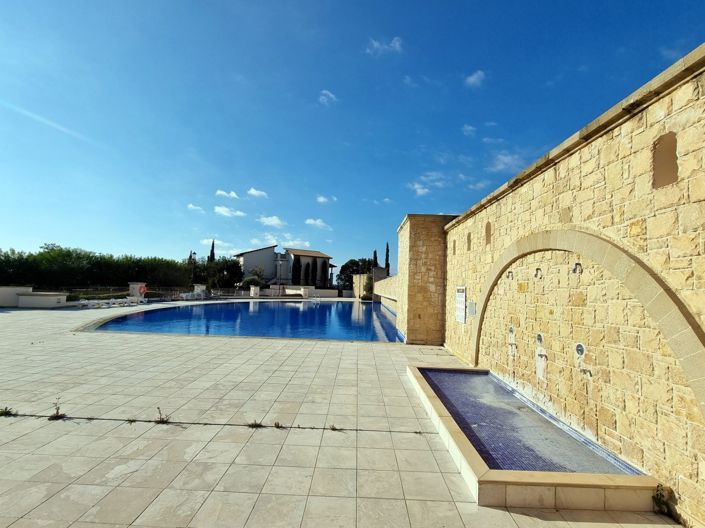 Image No.34-2 Bed Property for sale