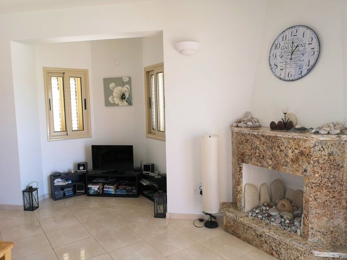 Image No.2-Propriété de 4 chambres à vendre à Pissouri