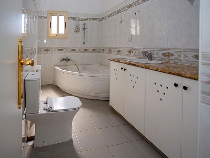Image No.23-3 Bed Property for sale