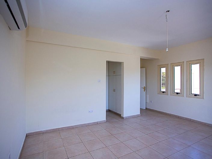 Image No.34-3 Bed Property for sale