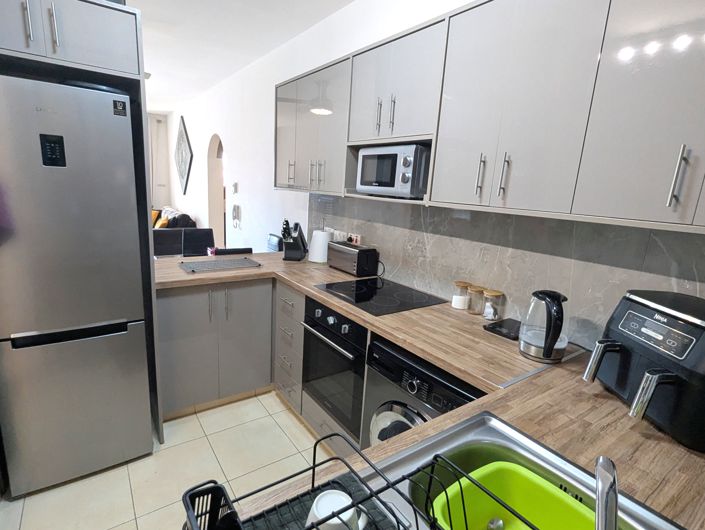 Image No.30-2 Bed Property for sale