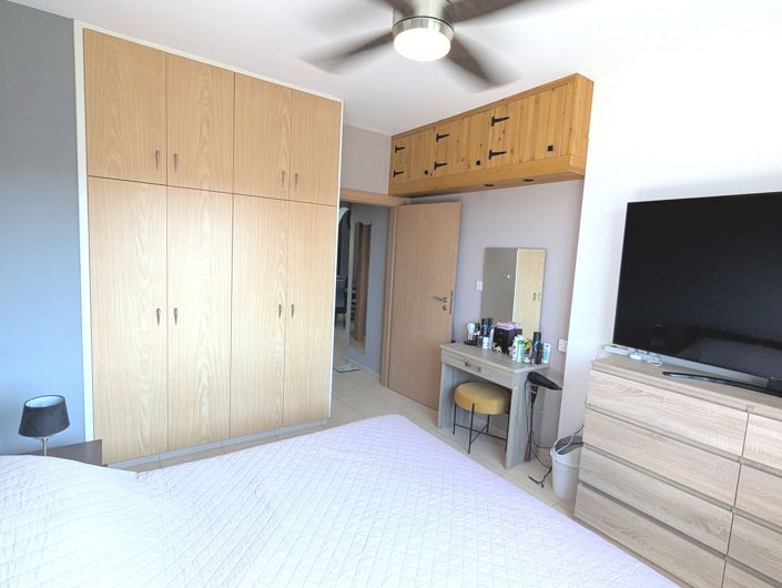 Image No.45-2 Bed Property for sale