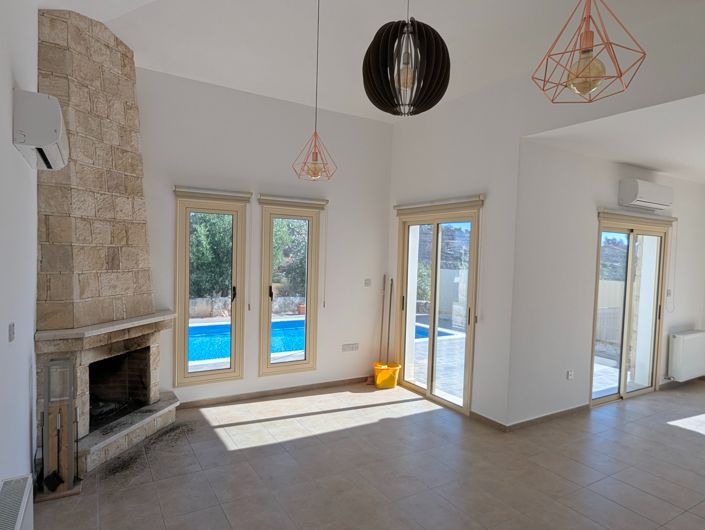 Image No.2-Propriété de 3 chambres à vendre à Pano Kivides