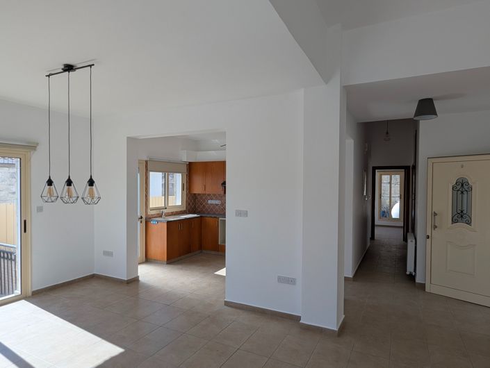Image No.5-Propriété de 3 chambres à vendre à Pano Kivides