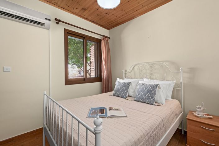 Image No.22-3 Bed Property for sale