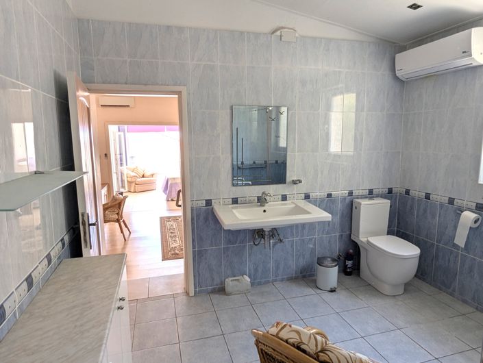 Image No.16-3 Bed Property for sale