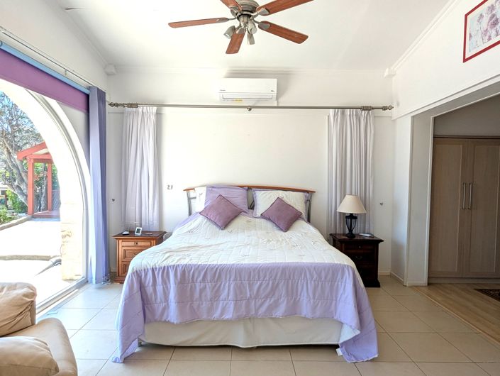 Image No.23-3 Bed Property for sale