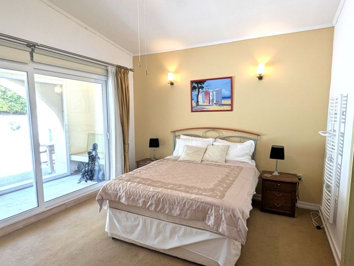 Image No.25-3 Bed Property for sale