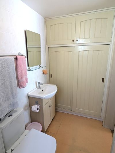 Image No.30-3 Bed Property for sale