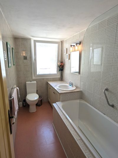 Image No.31-3 Bed Property for sale