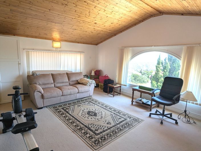 Image No.36-3 Bed Property for sale