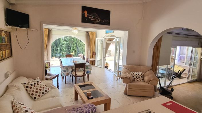 Image No.54-3 Bed Property for sale