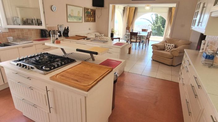 Image No.57-3 Bed Property for sale