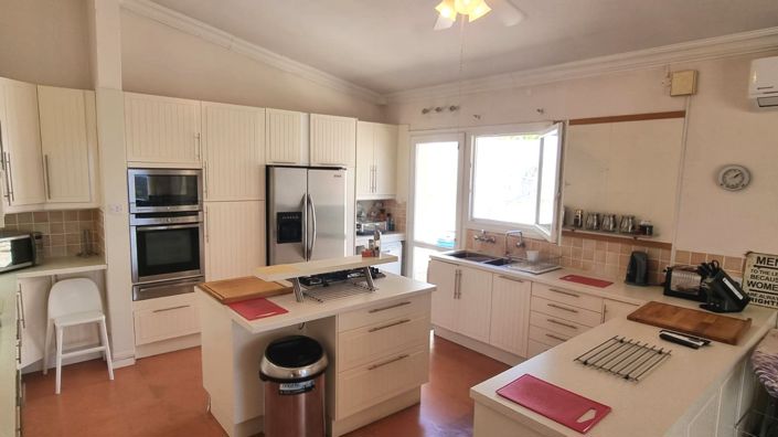 Image No.58-3 Bed Property for sale