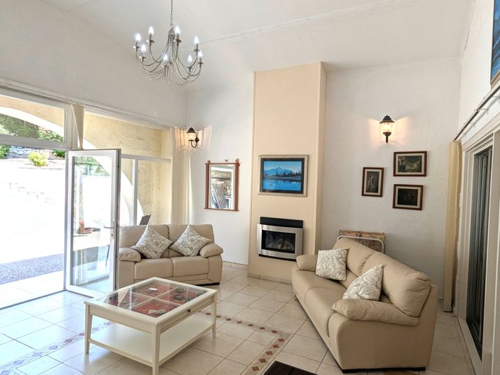 Image No.6-3 Bed Property for sale