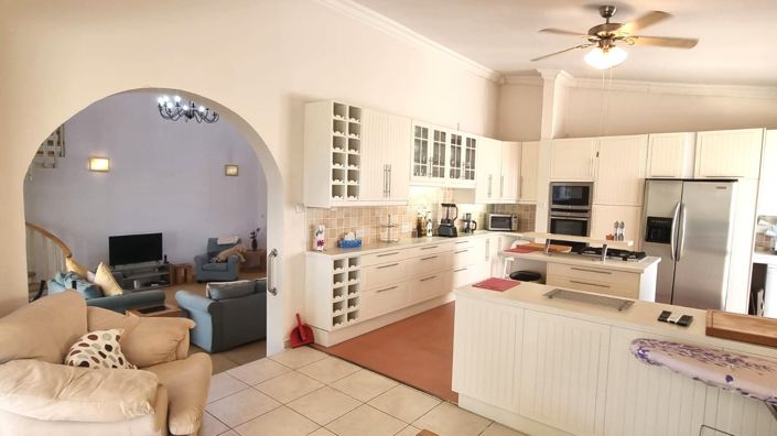 Image No.60-3 Bed Property for sale