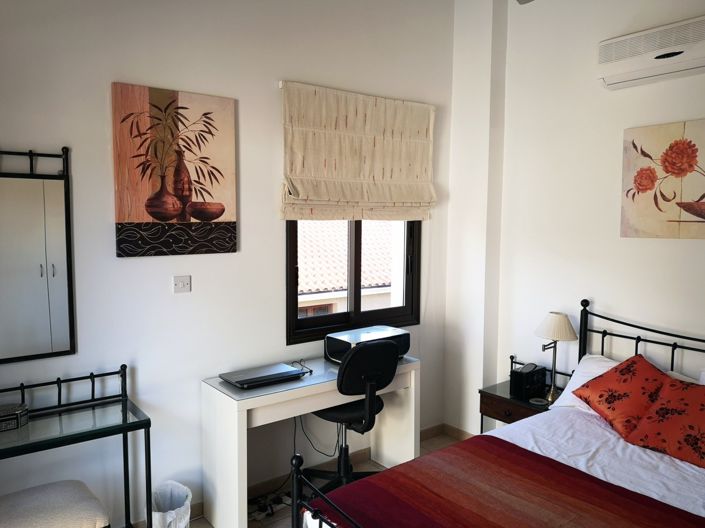 Image No.17-2 Bed Property for sale