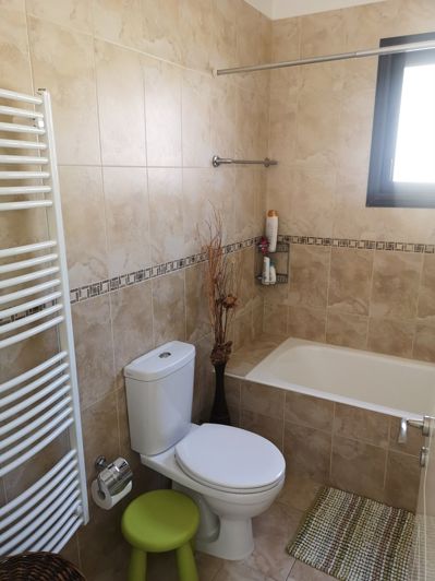 Image No.25-2 Bed Property for sale