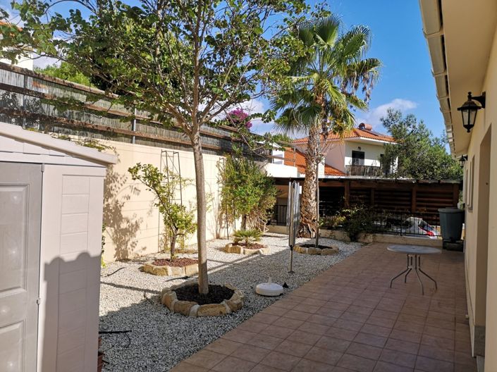 Image No.9-2 Bed Property for sale