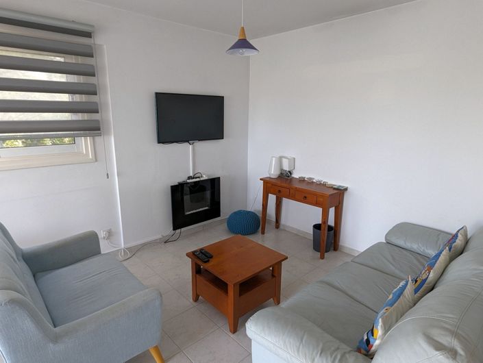 Image No.9-2 Bed Property for sale