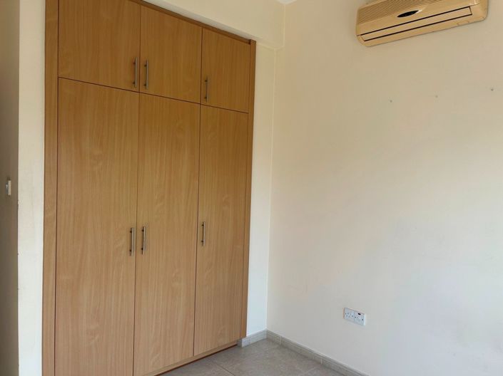 Image No.10-2 Bed Property for sale