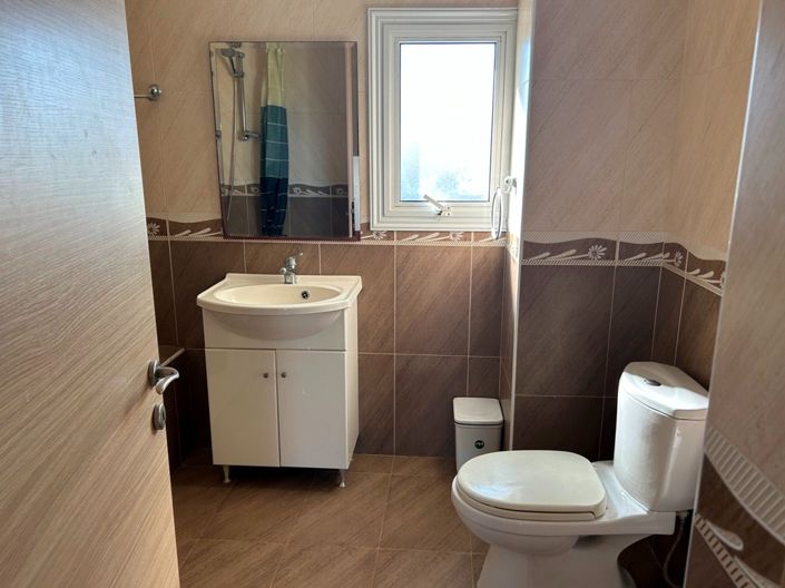 Image No.11-2 Bed Property for sale