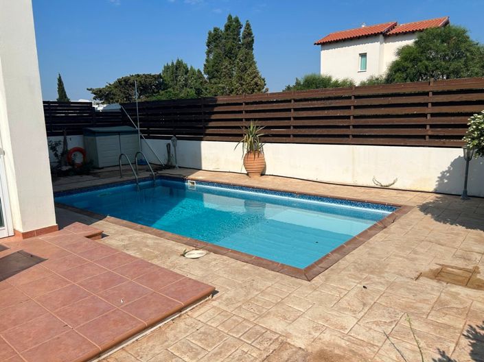 Image No.18-2 Bed Property for sale