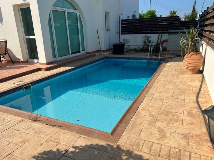 Image No.19-2 Bed Property for sale