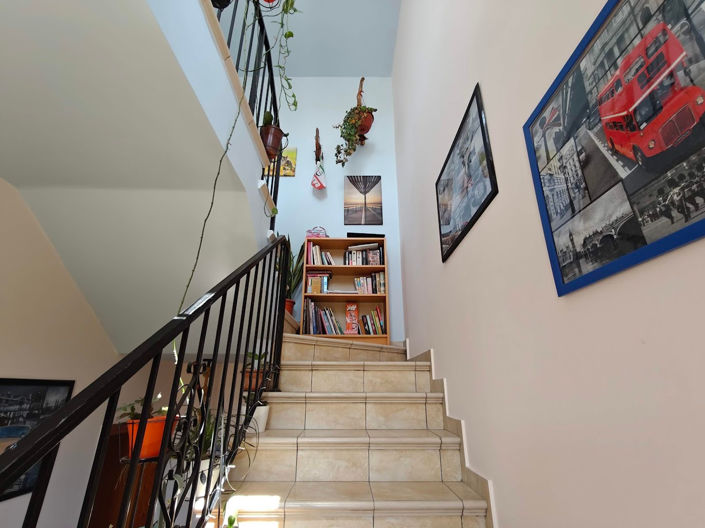 Image No.8-3 Bed Property for sale