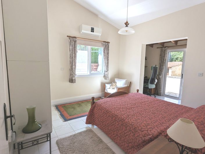 Image No.37-3 Bed Property for sale