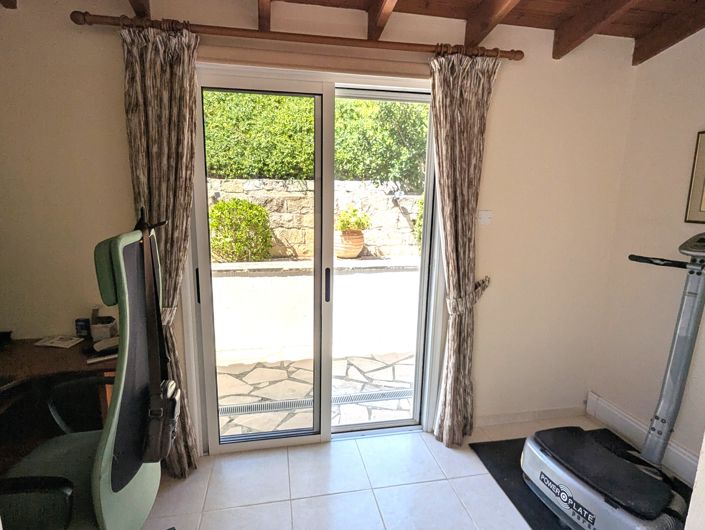 Image No.38-3 Bed Property for sale