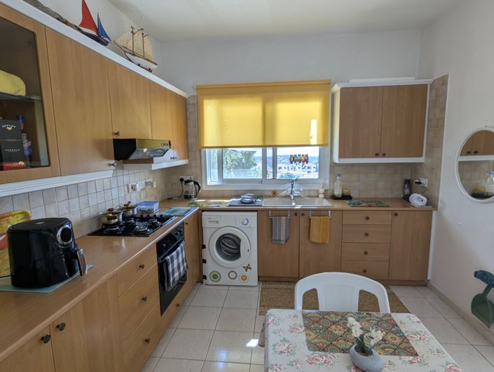 Image No.12-3 Bed Property for sale