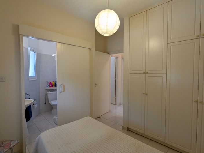 Image No.28-3 Bed Property for sale