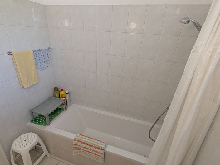 Image No.32-3 Bed Property for sale