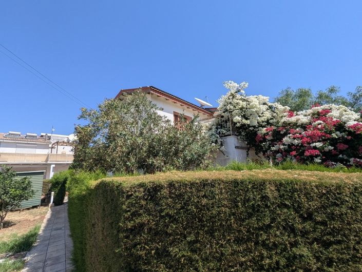 Image No.5-3 Bed Property for sale