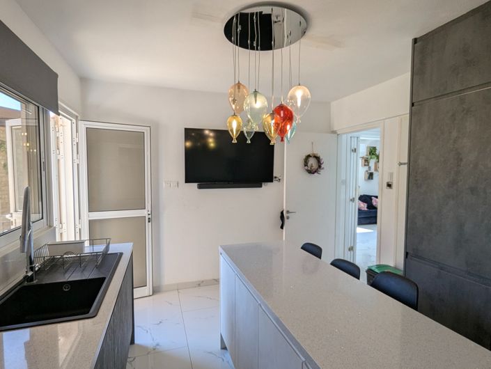 Image No.16-3 Bed Property for sale