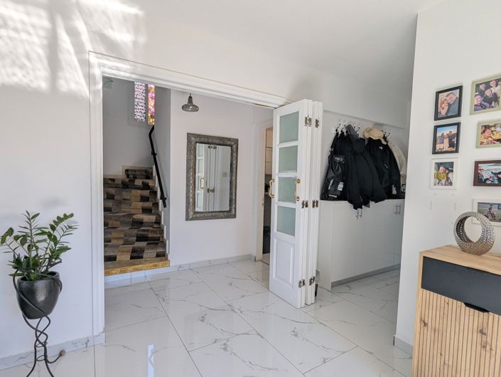Image No.20-3 Bed Property for sale