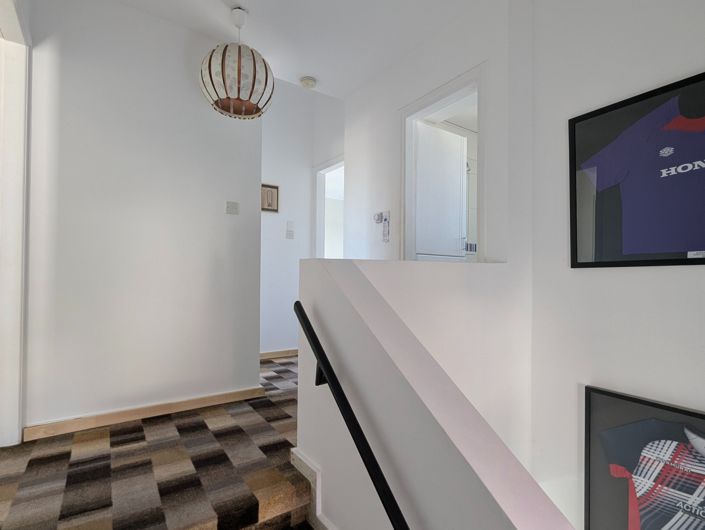 Image No.28-3 Bed Property for sale