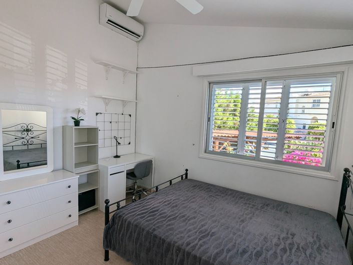 Image No.40-3 Bed Property for sale