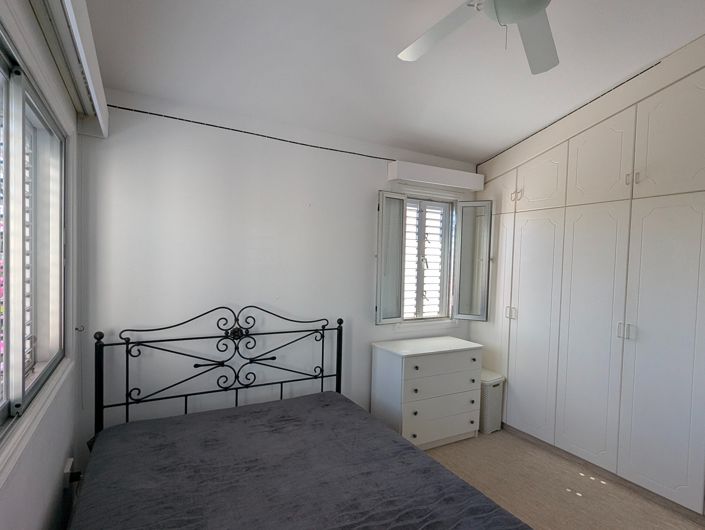 Image No.42-3 Bed Property for sale