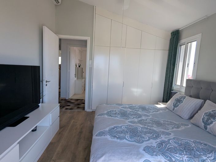 Image No.48-3 Bed Property for sale