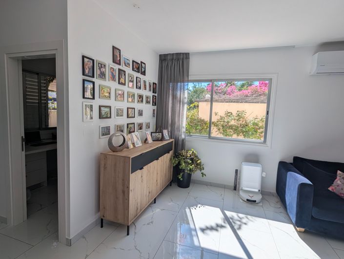 Image No.5-3 Bed Property for sale