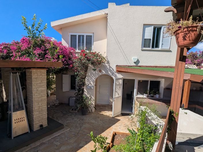 Image No.53-3 Bed Property for sale