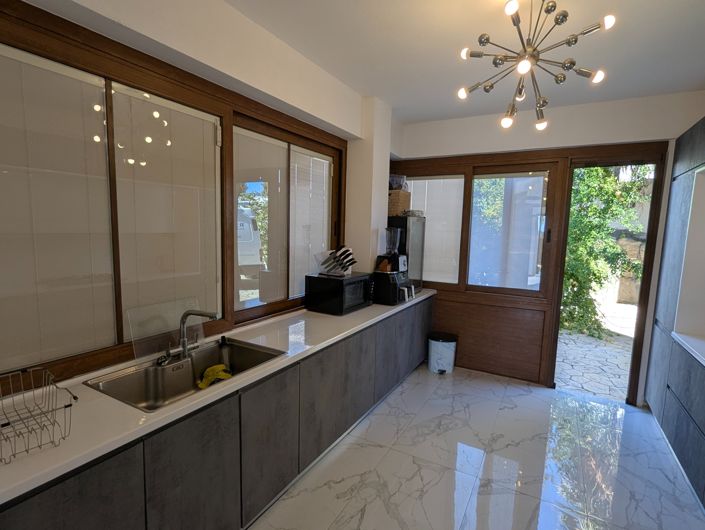 Image No.14-2 Bed Property for sale